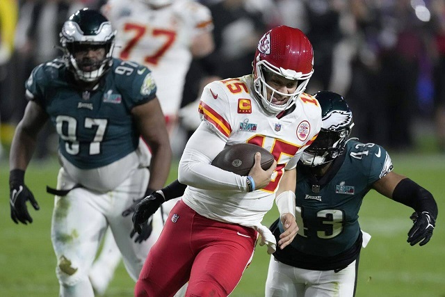 Les Eagles de Philadelphie font face à des sorties immédiates à divers postes après un échec